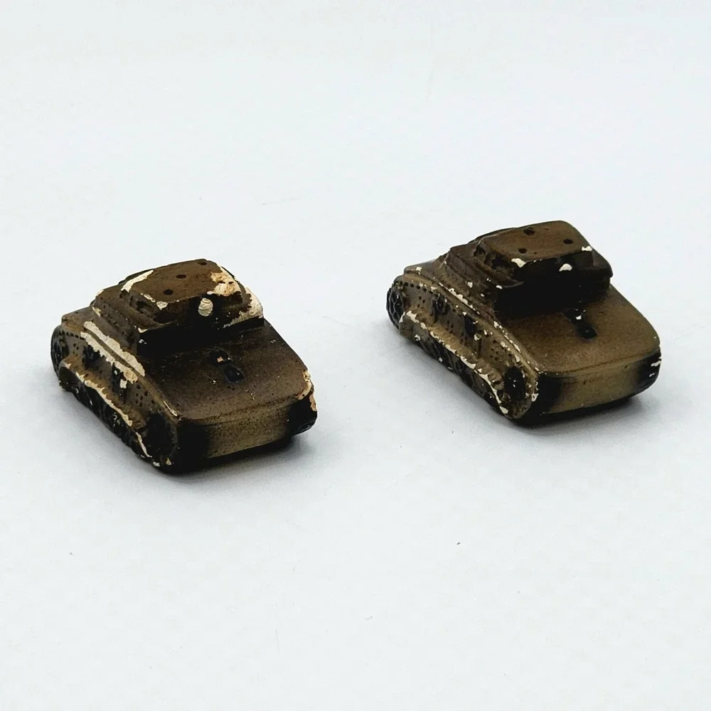 Vintage Ceramic Tank Salt and Pepper Shakers Military Army USA Pair Rare Find